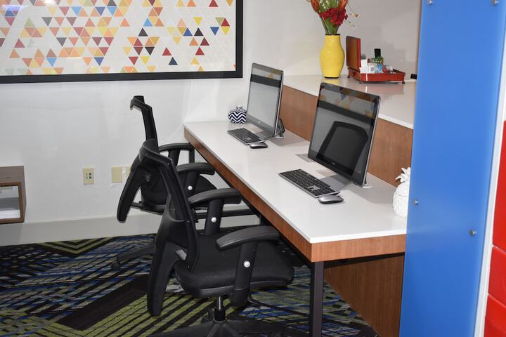 Business Center 56 of 57