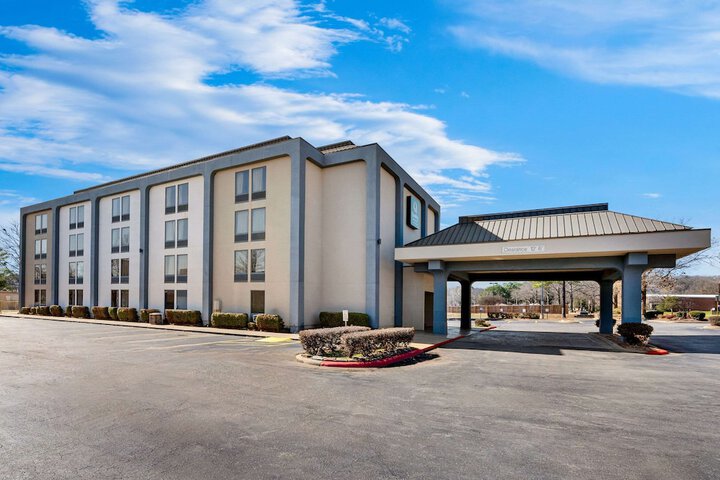 Hotel 6 of 40