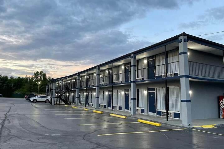 Hotel 4 of 30