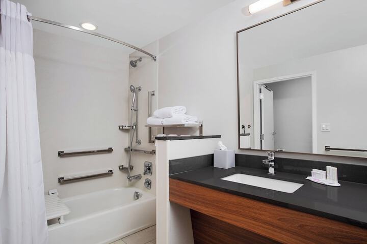 Fairfield Inn & Suites by Marriott Lebanon near Expo Center