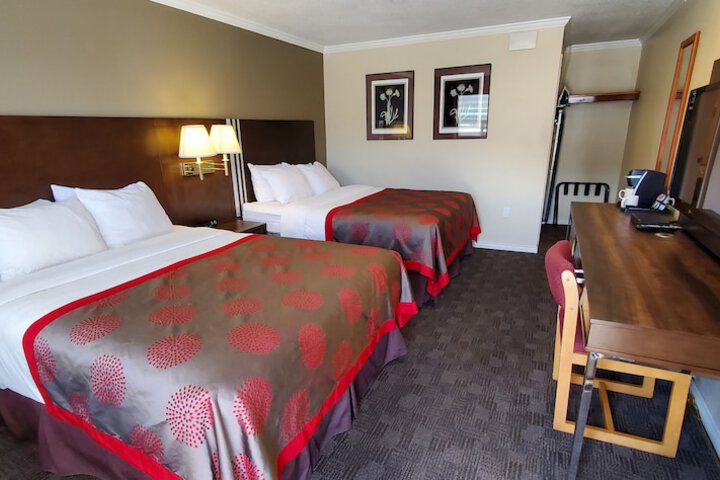 Room 6 of 15