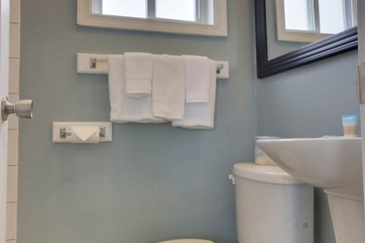 Room 12 of 23