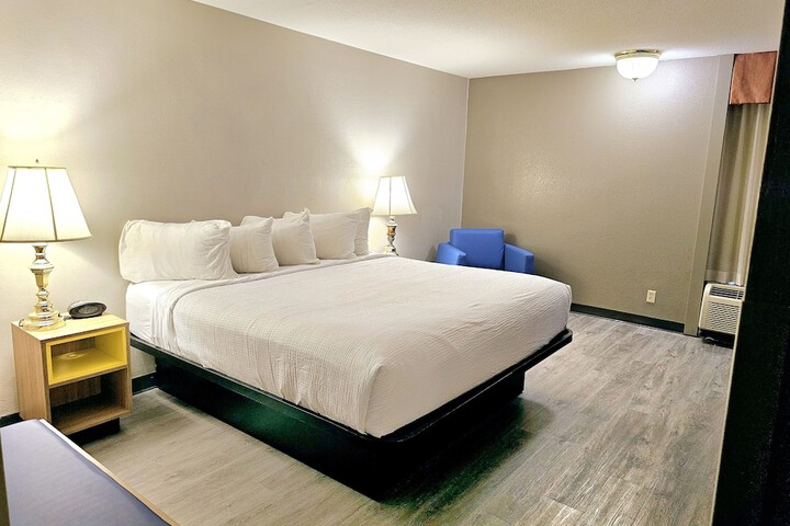 Room 15 of 27