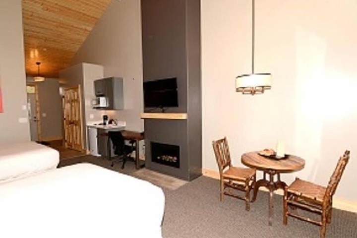 Lakeside Lodge Resort & Marina
