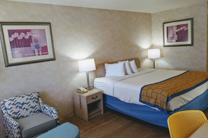 Room 14 of 37