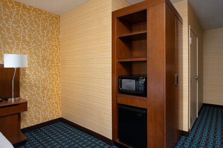 Room 18 of 25