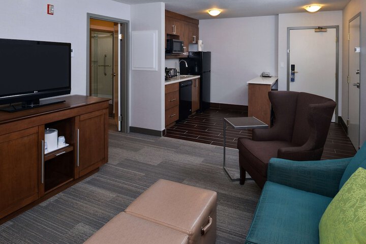 Room 32 of 73