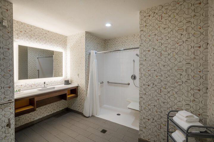 Room 14 of 35