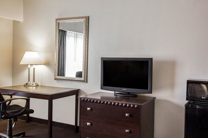 Room 10 of 31