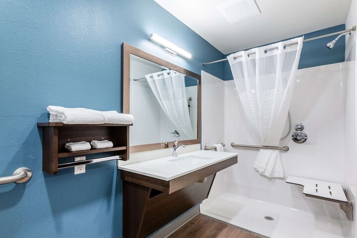 Room 16 of 25