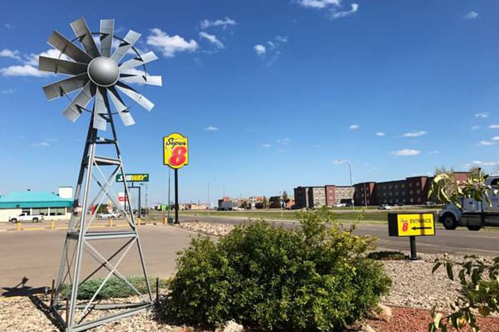 Super 8 by Wyndham Kindersley