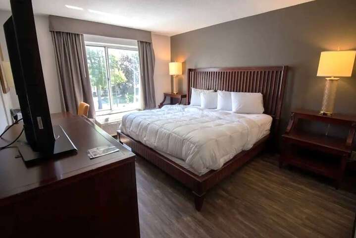 Room 52 of 111