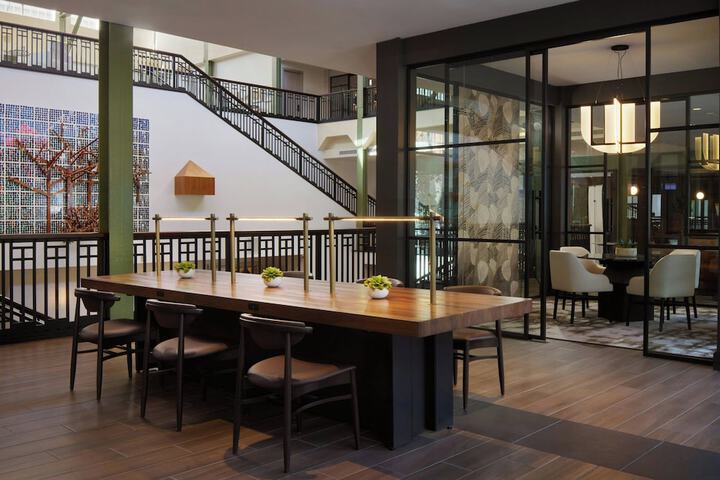 Sheraton Grand Sacramento Hotel