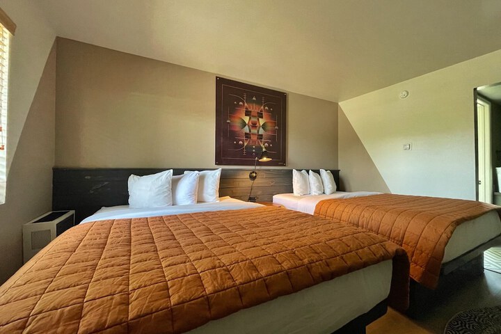 Room 44 of 93
