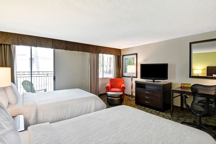 Room 32 of 63