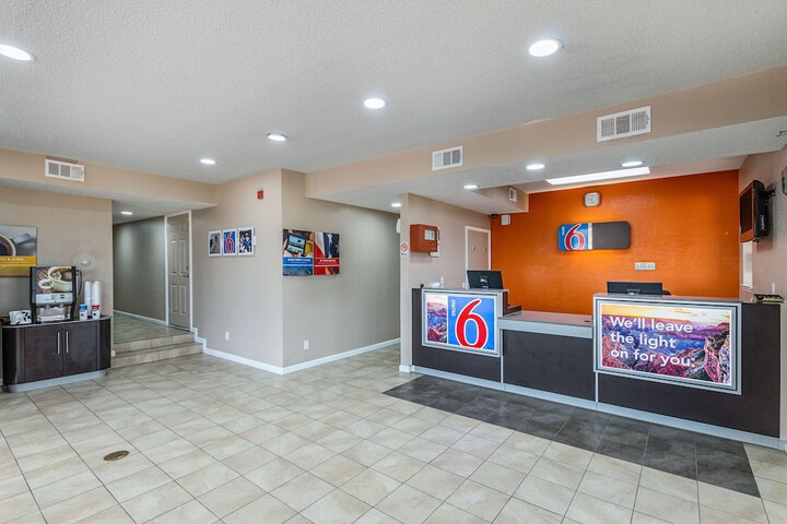 Motel 6 Waxahachie TX