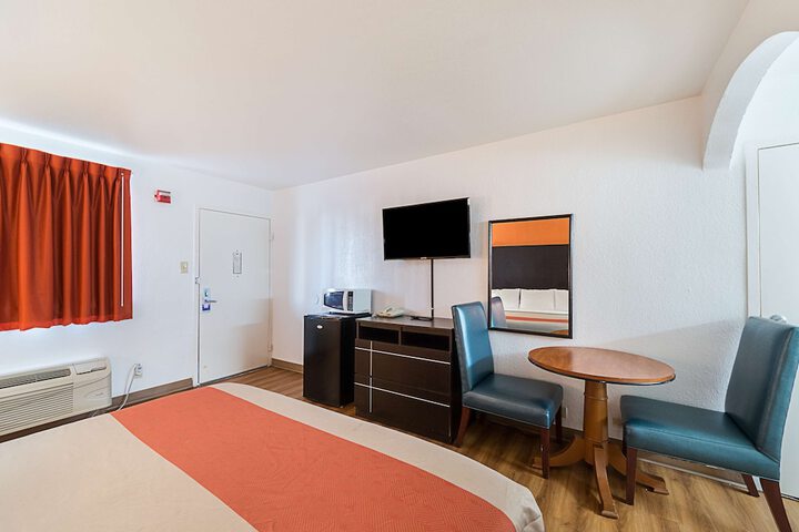 Room 29 of 48