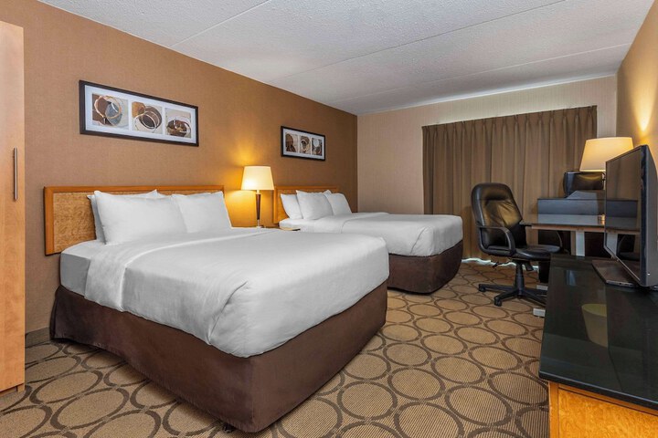 Room 8 of 34