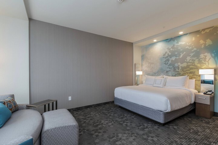 Room 15 of 34
