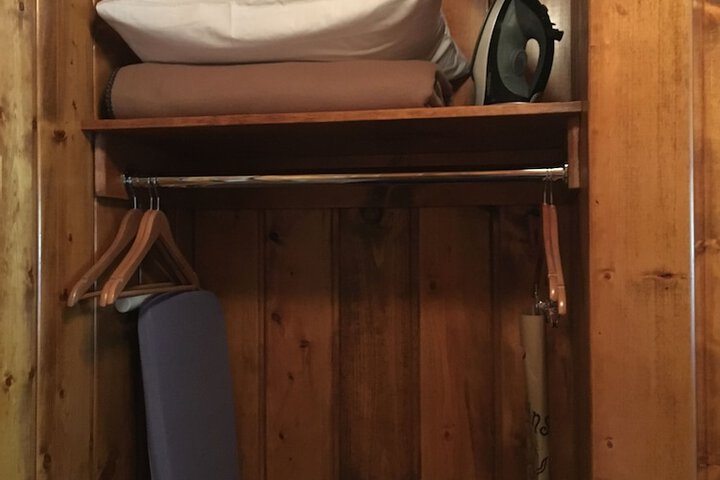 Room 27 of 100