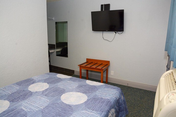 Room 15 of 21