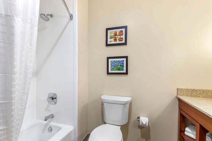 Room 9 of 35