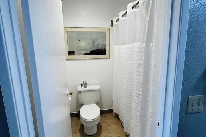 Room 9 of 19