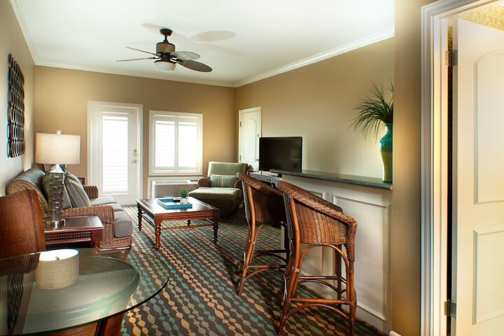 Kemah Boardwalk Inn