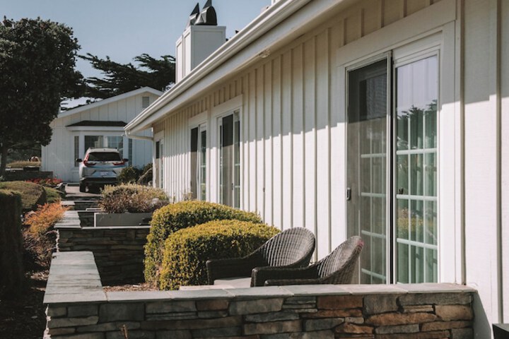 Fireside Inn on Moonstone Beach