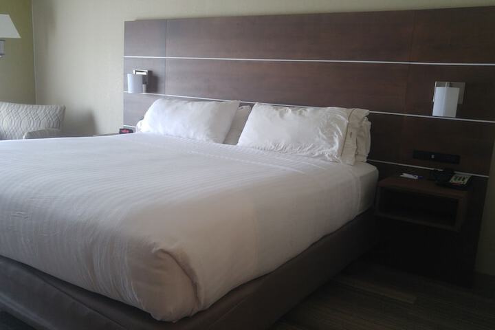 Comfort Inn & Suites Miami - Route 66