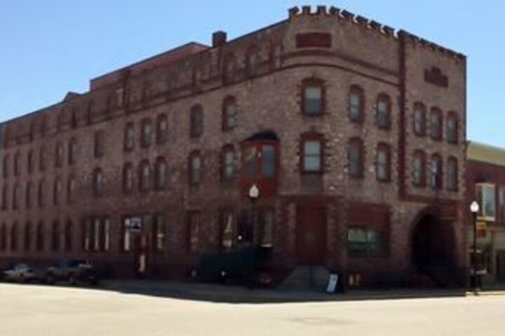 Historic Calumet Inn