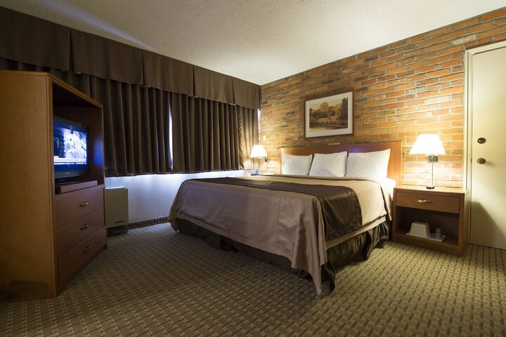 Room 33 of 34
