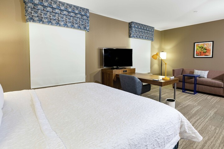 Room 32 of 87