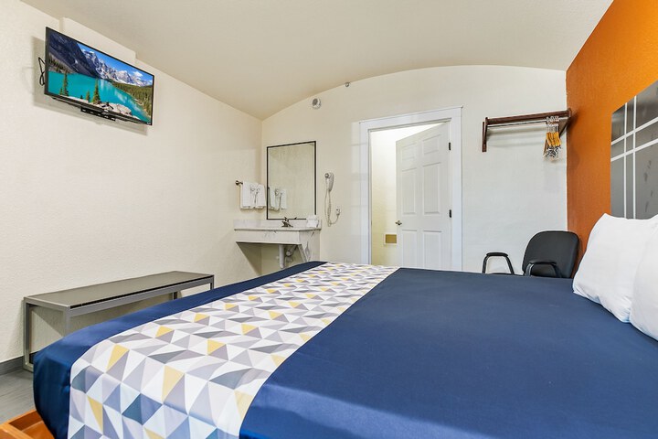 Room 10 of 79