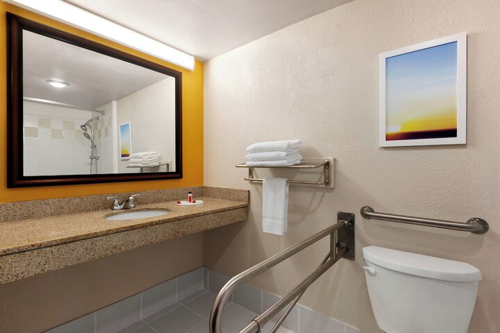 enVision Hotel Miami International Airport