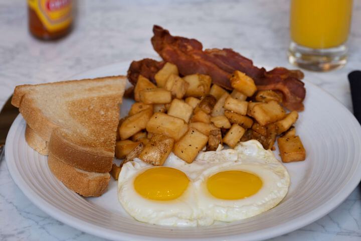 Breakfast/Coffee Service 107 of 127