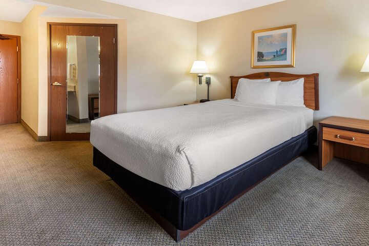 Room 15 of 30