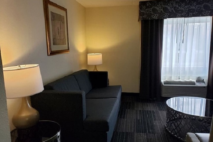 Room 26 of 43