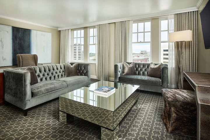 Redmont Hotel Birmingham Curio Collection by Hilton