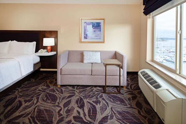 Hampton Inn & Suites Bremerton