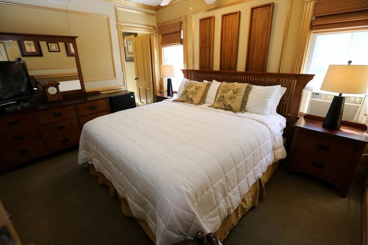 Room 11 of 41