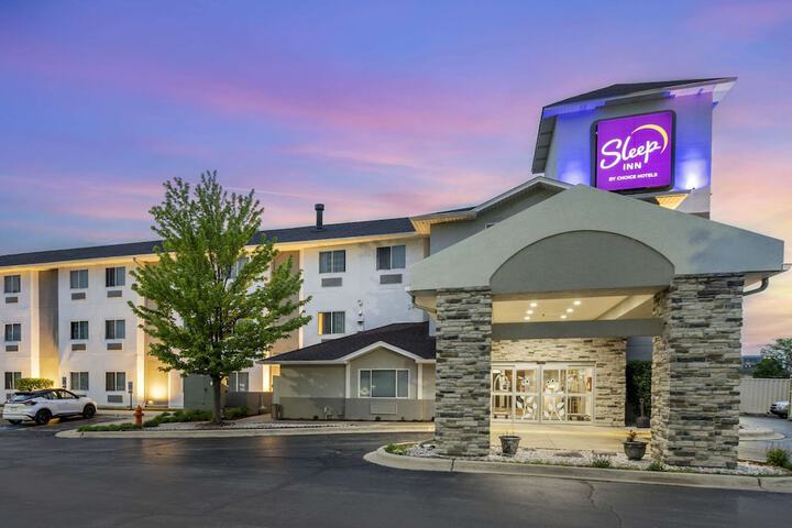 Hotel 7 of 42