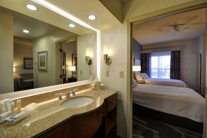 Room 34 of 48
