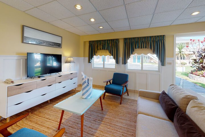 Breezeway Boutique Hotel