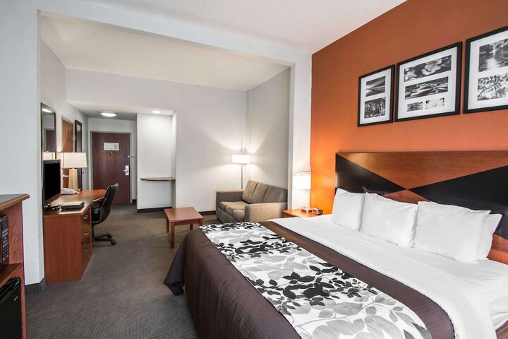 Room 14 of 28