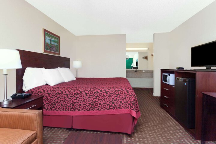 Room 13 of 25