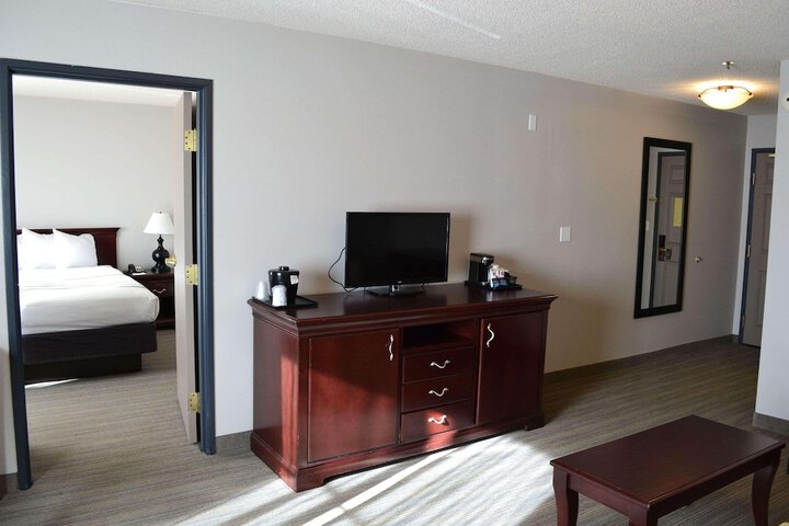 Country Inn & Suites by Radisson Gurnee, IL