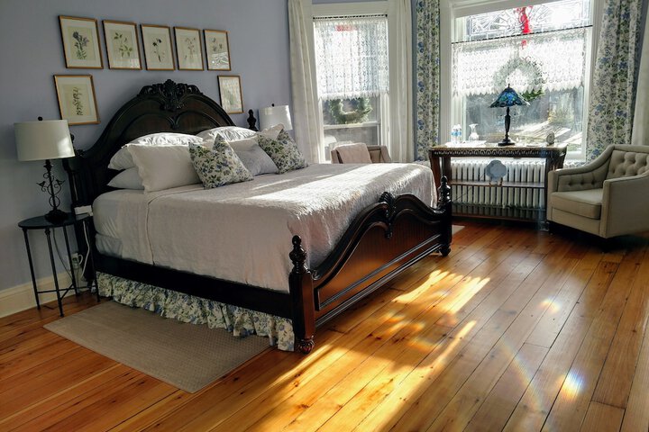 Room 8 of 32