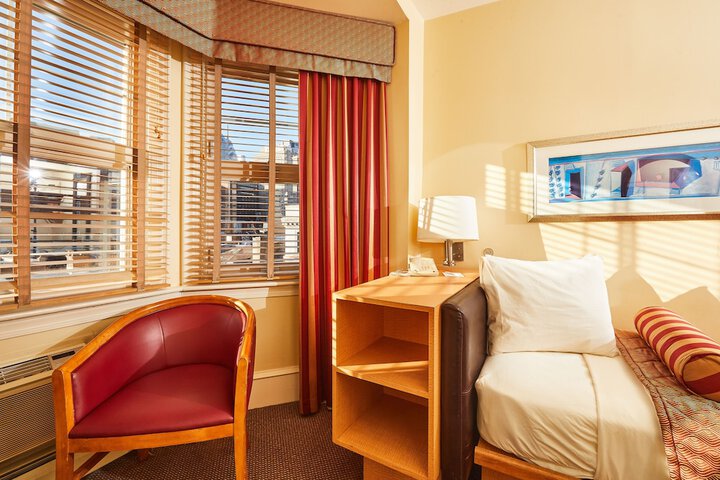 Room 15 of 49