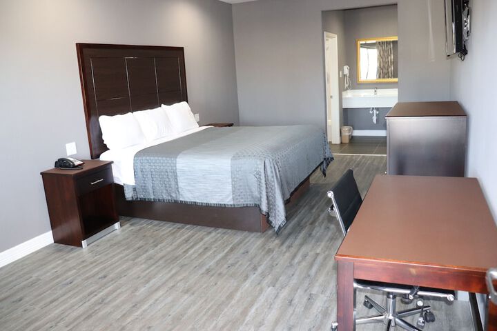 Room 14 of 33